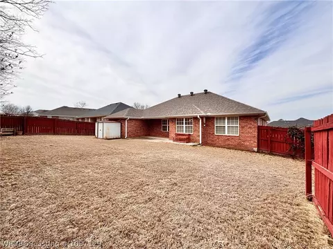 Exterior - 8409 Vickery Ln, Fort Smith, AR 72908 photo 6 of 16