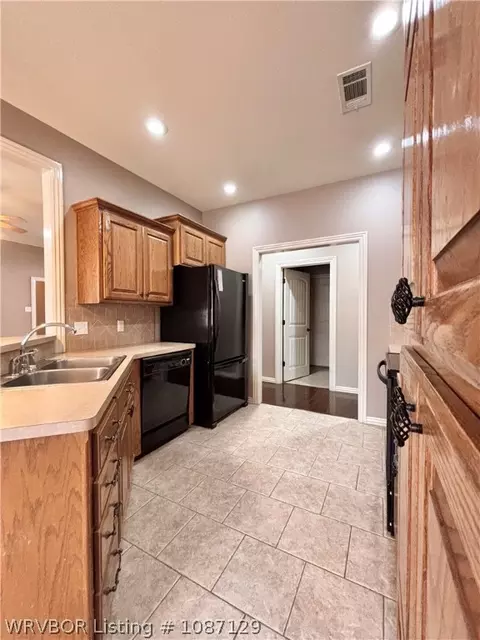 Kitchen - 8409 Vickery Ln, Fort Smith, AR 72908 photo 3 of 5