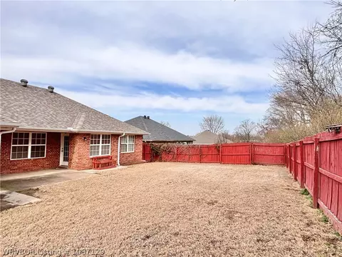 Exterior - 8409 Vickery Ln, Fort Smith, AR 72908 photo 7 of 16