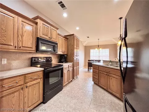 Kitchen - 8409 Vickery Ln, Fort Smith, AR 72908 photo 4 of 5