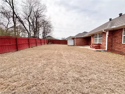 Exterior - 8409 Vickery Ln, Fort Smith, AR 72908 photo 8 of 16