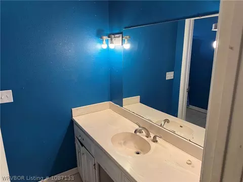 Bath - 7907 Yorktown Rd, Fort Smith, AR 72903 photo 6 of 6