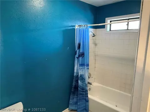 Bath - 7907 Yorktown Rd, Fort Smith, AR 72903 photo 5 of 6