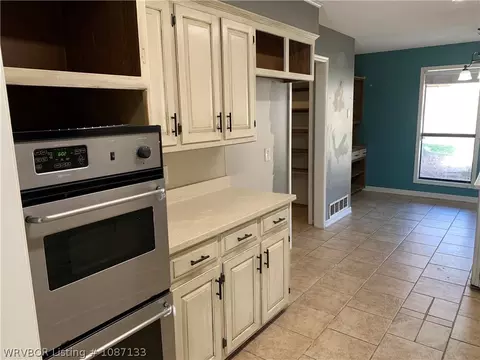 Kitchen - 7907 Yorktown Rd, Fort Smith, AR 72903 photo 3 of 3