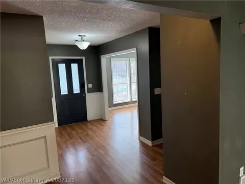 Entry Way - 7907 Yorktown Rd, Fort Smith, AR 72903 photo 2 of 2