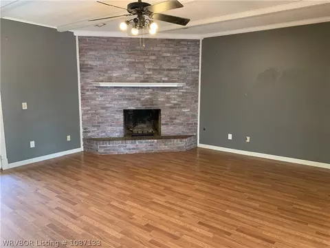 Living - 7907 Yorktown Rd, Fort Smith, AR 72903 photo 1 of 4