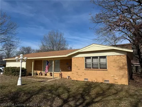 204 Van Buren Dr, Charleston, AR 72933