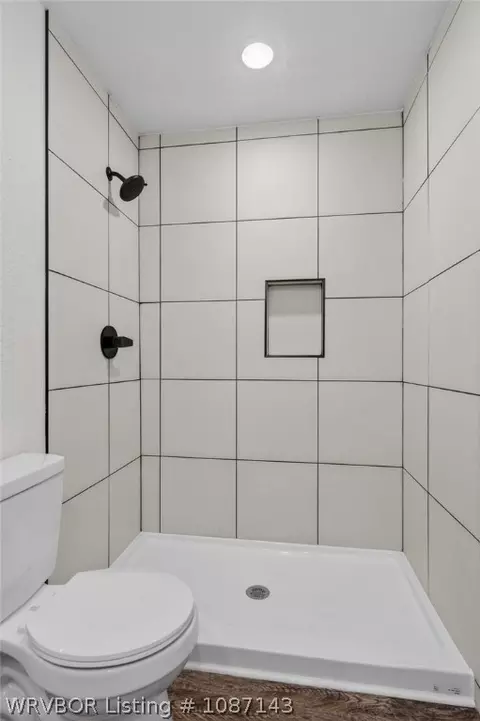 Bath - 1810 Waco St, Fort Smith, AR 72901 photo 2 of 4