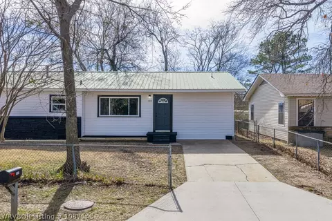 Exterior - 1810 Waco St, Fort Smith, AR 72901 photo 2 of 7