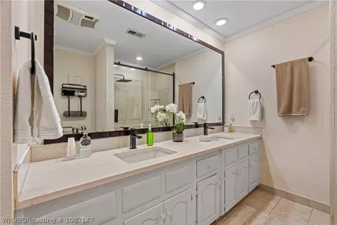 Bath - 9813 Shadow Branch Ln, Fort Smith, AR 72903 photo 1 of 3