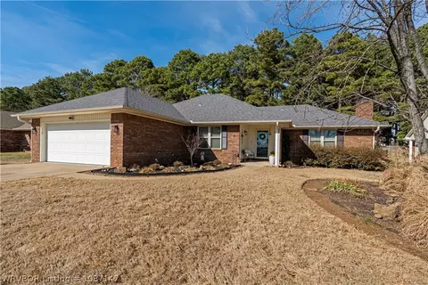 Exterior - 9813 Shadow Branch Ln, Fort Smith, AR 72903 photo 3 of 9