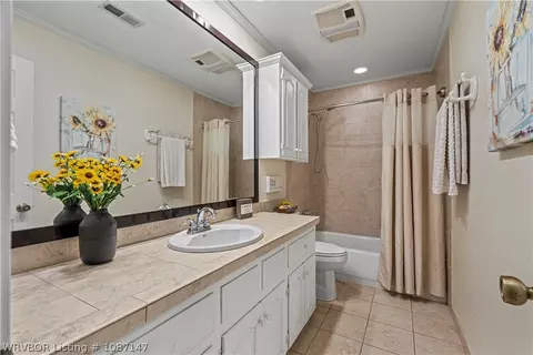 Bath - 9813 Shadow Branch Ln, Fort Smith, AR 72903 photo 3 of 3