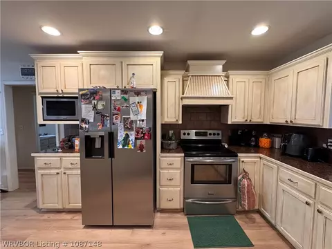 Kitchen - 39803 Cedar Hill Cir, Howe, OK 74940 photo 3 of 4