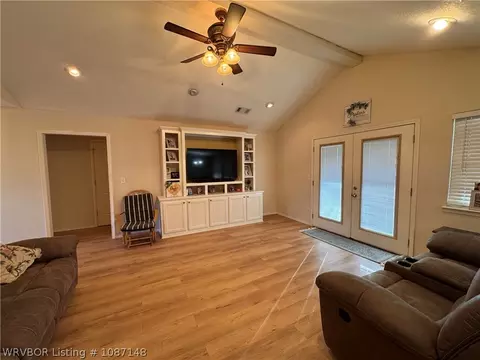 Living - 39803 Cedar Hill Cir, Howe, OK 74940 photo 1 of 2