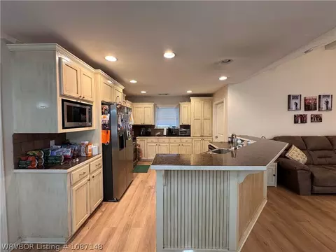 Kitchen - 39803 Cedar Hill Cir, Howe, OK 74940 photo 2 of 4