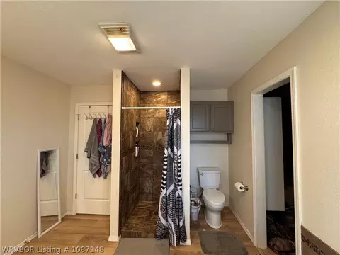 Bath - 39803 Cedar Hill Cir, Howe, OK 74940 photo 3 of 7