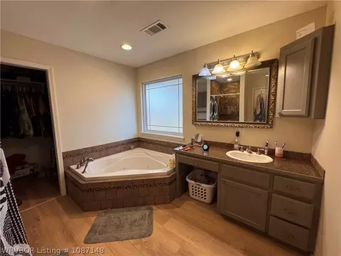 Bath - 39803 Cedar Hill Cir, Howe, OK 74940 photo 2 of 7