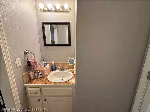 Bath - 39803 Cedar Hill Cir, Howe, OK 74940 photo 7 of 7