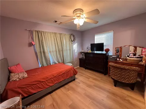 Bedroom - 39803 Cedar Hill Cir, Howe, OK 74940 photo 6 of 11