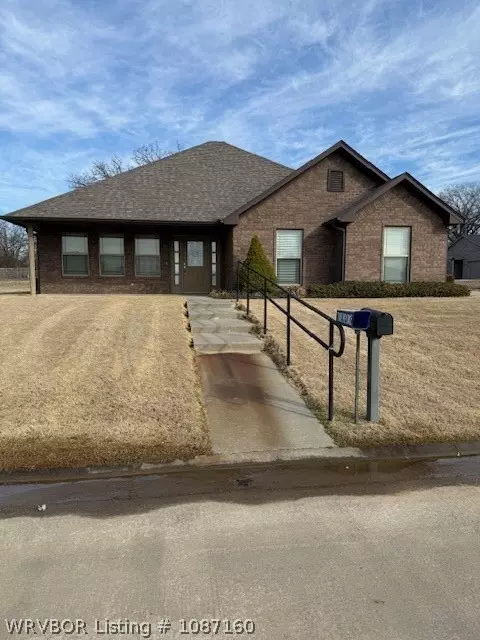 700 SW 11th St, Muldrow, OK 74948