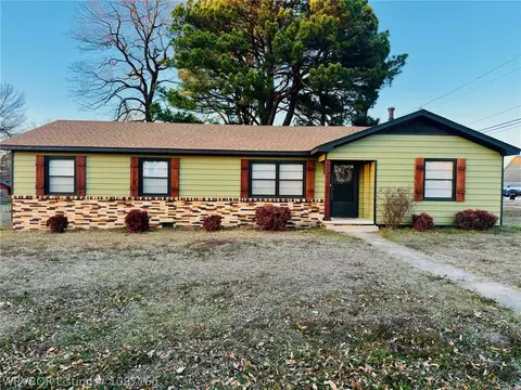 4 Jefferson Dr, Charleston, AR 72933