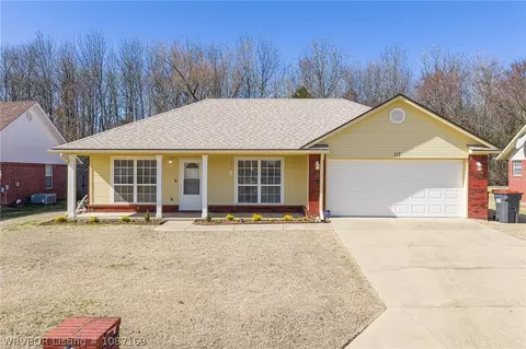 117 N 43rd St, Van Buren, AR 72956