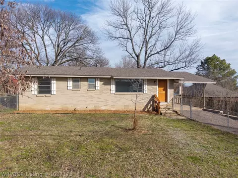 Exterior - 1104 9th St, Barling, AR 72923 photo 5 of 15