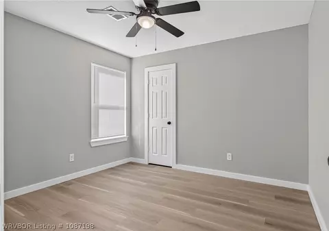 Bedroom - 2300 Pine Ln, Barling, AR 72923 photo 5 of 5