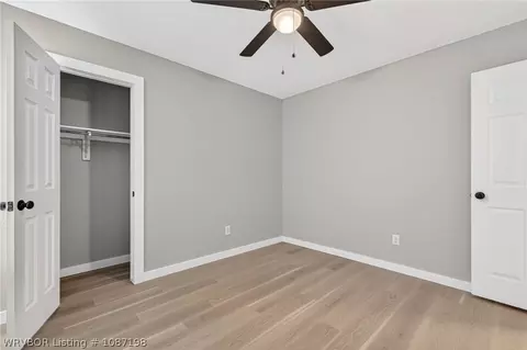 Bedroom - 2300 Pine Ln, Barling, AR 72923 photo 4 of 5