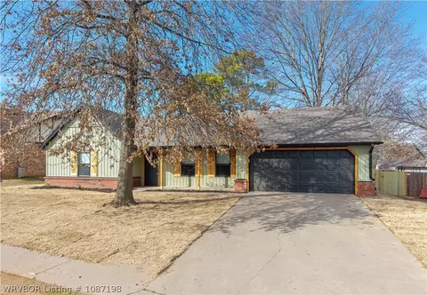 2300 Pine Ln, Barling, AR 72923