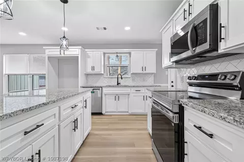 Kitchen - 2300 Pine Ln, Barling, AR 72923 photo 3 of 3
