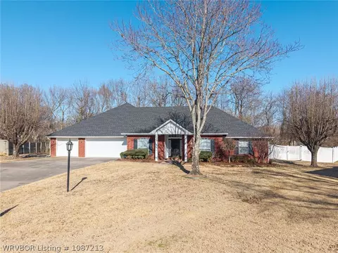 Exterior - 6301 Cedar Break Dr, Fort Smith, AR 72916 photo 5 of 14