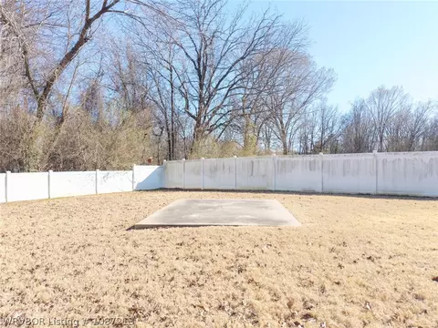 Exterior - 6301 Cedar Break Dr, Fort Smith, AR 72916 photo 8 of 14