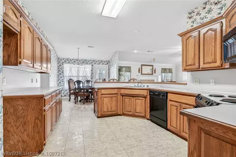 Kitchen - 6301 Cedar Break Dr, Fort Smith, AR 72916 photo 2 of 4