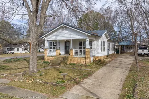 381 W 4th St, Booneville, AR 72927