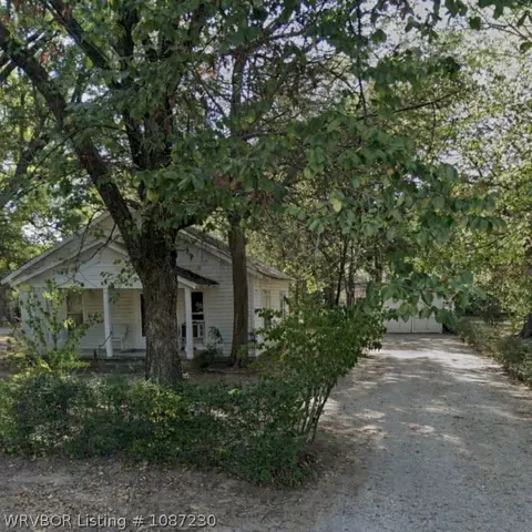 805 S Main St, Sallisaw, OK 74955