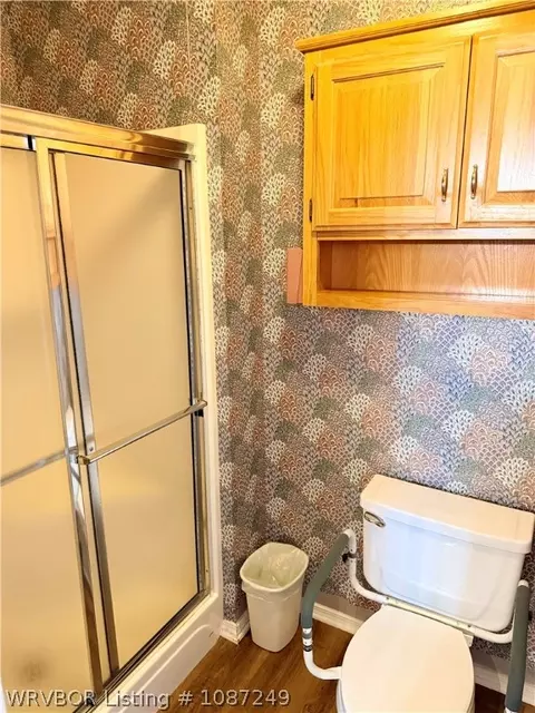 Bath - 9912 Glen Flora Cir, Fort Smith, AR 72908 photo 2 of 2