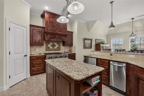 Kitchen - 8723 Reata St, Fort Smith, AR 72916 photo 4 of 6