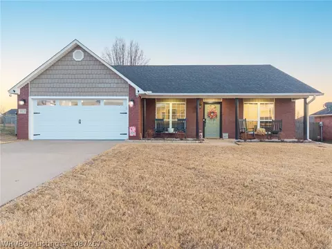 1021 Ruby Dr, Van Buren, AR 72956