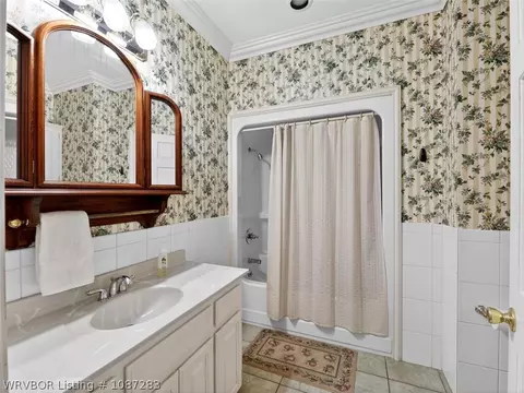 Bath - 42267 Timber Ridge Rd, Howe, OK 74940 photo 1 of 5
