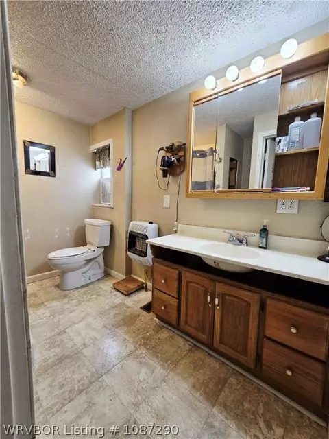 Bath - 714 E Chism St, Paris, AR 72855 photo 1 of 2