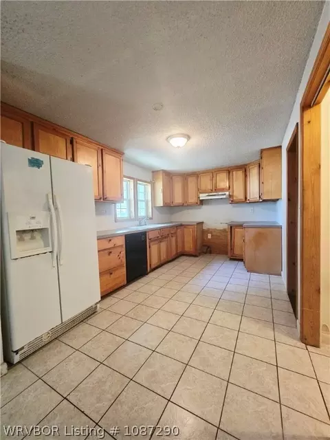 Kitchen - 714 E Chism St, Paris, AR 72855 photo 1 of 1