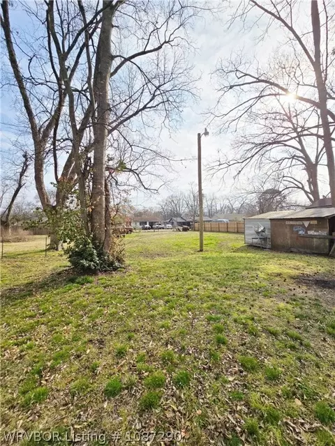 Exterior - 714 E Chism St, Paris, AR 72855 photo 2 of 2