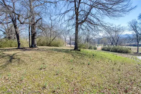 100 Free Ferry Lndg, Fort Smith, AR 72903