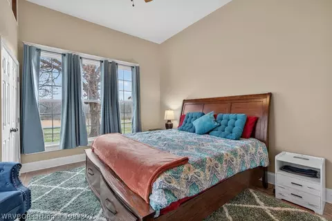 Bedroom - 504 S 9th St, Paris, AR 72855 photo 3 of 4