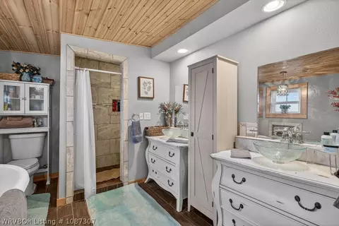 Bath - 504 S 9th St, Paris, AR 72855 photo 1 of 3