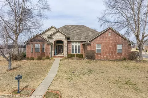 715 Ledanna Dr, Van Buren, AR 72956