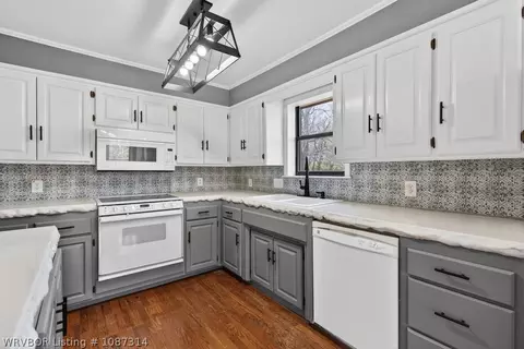 Kitchen - 7509 Dover Pl, Fort Smith, AR 72903 photo 1 of 3