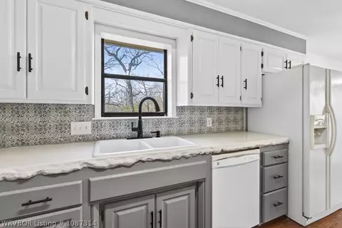 Kitchen - 7509 Dover Pl, Fort Smith, AR 72903 photo 3 of 3