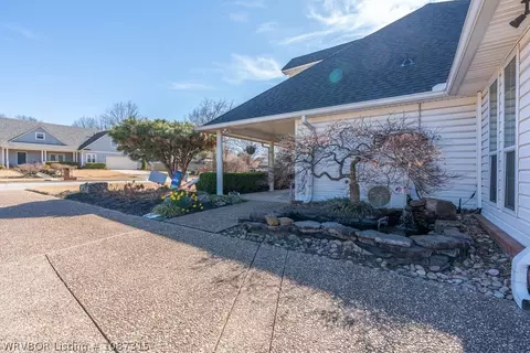 Exterior - 10500 Jenny Lind Rd, Fort Smith, AR 72908 photo 7 of 15